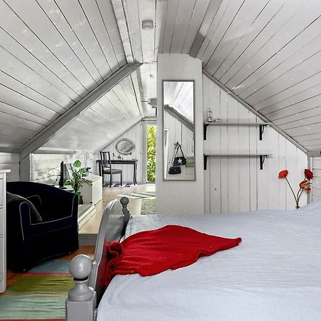 Loftlaegenhet Pa Haestgard I Tvaaker Apartment ภายนอก รูปภาพ